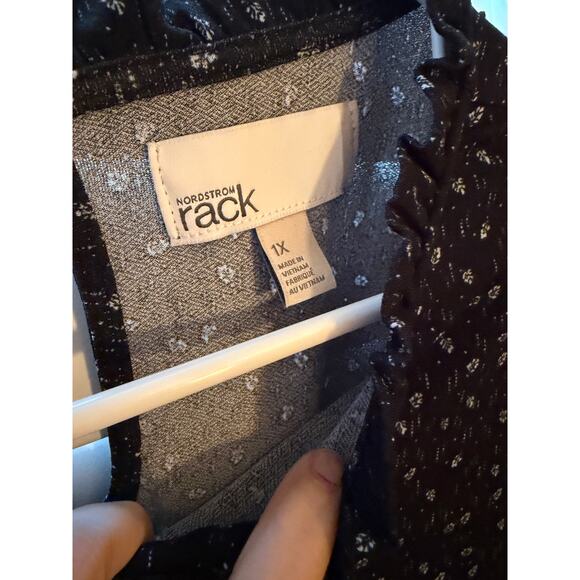 Nordstrom Rack flowered top - Picture 3 of 5